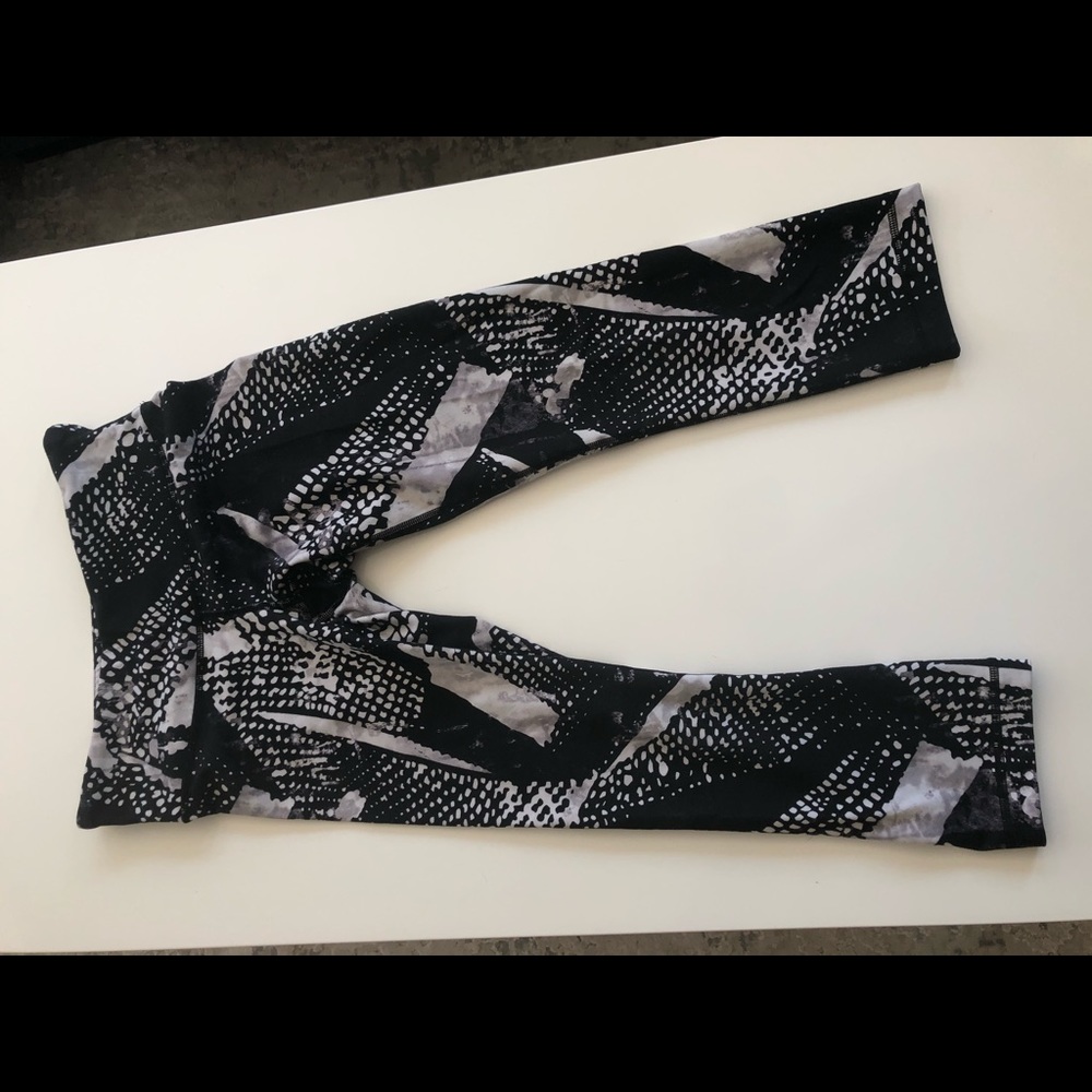 Lululemon crops